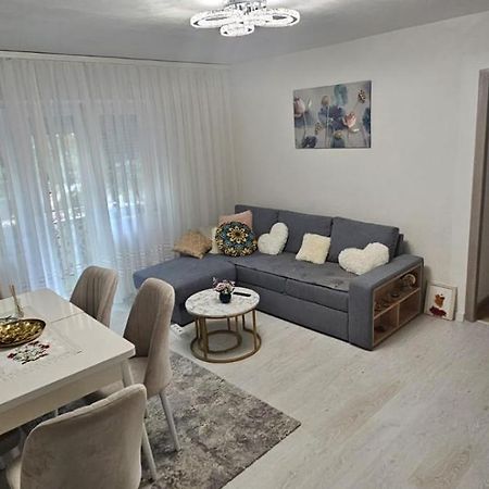 Apart Calugareni 9 Oradea Exterior photo